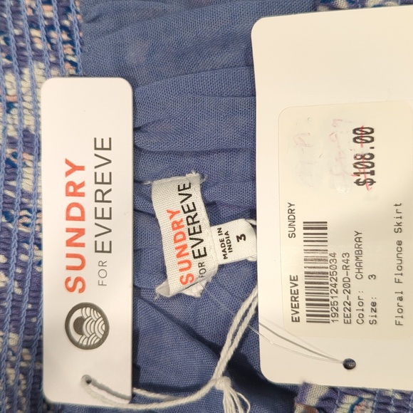 Sundry Blue and White Floral Mini Skirt. Size 3. - Picture 4 of 4